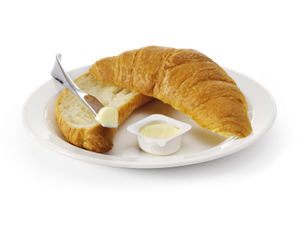Sliced -croissant -on -plate -2